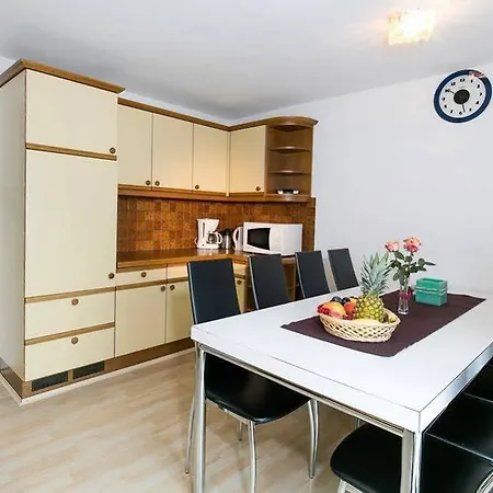 Apartment Haus Attos *