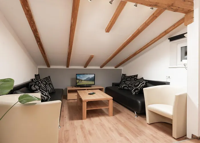 Haus Attos * امهاوسن